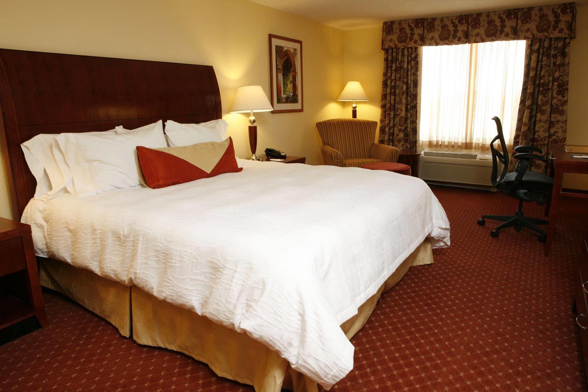 Hilton Garden Inn Roanoke Rapids Exterior photo